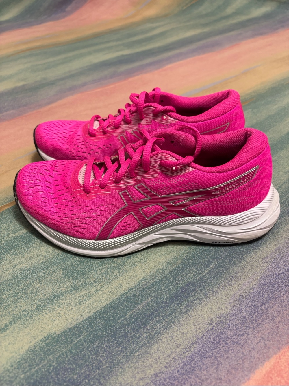 Asics women’s size 6.5 Gel Excite 7 'Pink Glo' running shoes